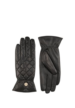Para czarnych skórzanych rękawiczek, jedna z pikowanym wzorem diamentowym i guzikiem, druga gładka z marszczonym mankietem.
