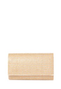 Clutchväska i guldnyans, täckt med små, glänsande nitar. Rektangulär form med lockstängning. Slät textur, elegant design.