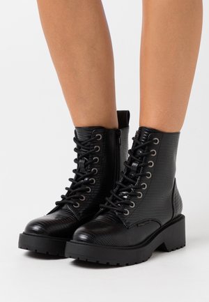 Bullboxer, Bottines à plateau - black