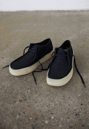 Sportlicher Schnürer - black