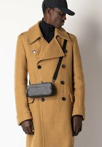 Piquadro Borsa a tracolla - marrone