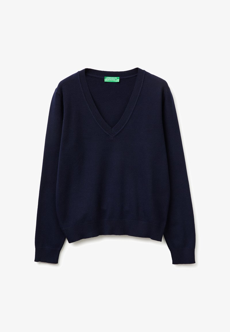 Pull bleu marine à manches longues avec col en V, poignets et ourlet côtelés, étiqueté United Colors of Benetton, présenté sur fond blanc.