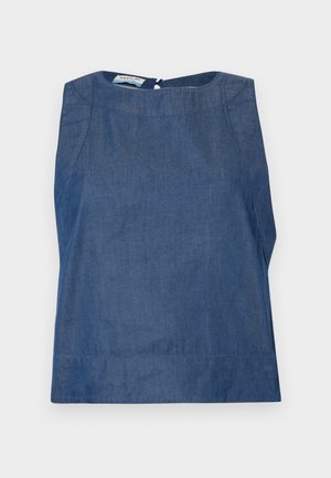 Modrá bezrukávová blúzka z denimovej látky. Má lodičkový výstrih, jemné bočné švy a otvor v tvare kľúča na zadnej strane.