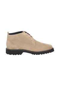 Stivali ankle in suede beige con punta rotonda, dotati di tre asole per i lacci e una suola in gomma nera robusta con motivi di grip texturizzati.