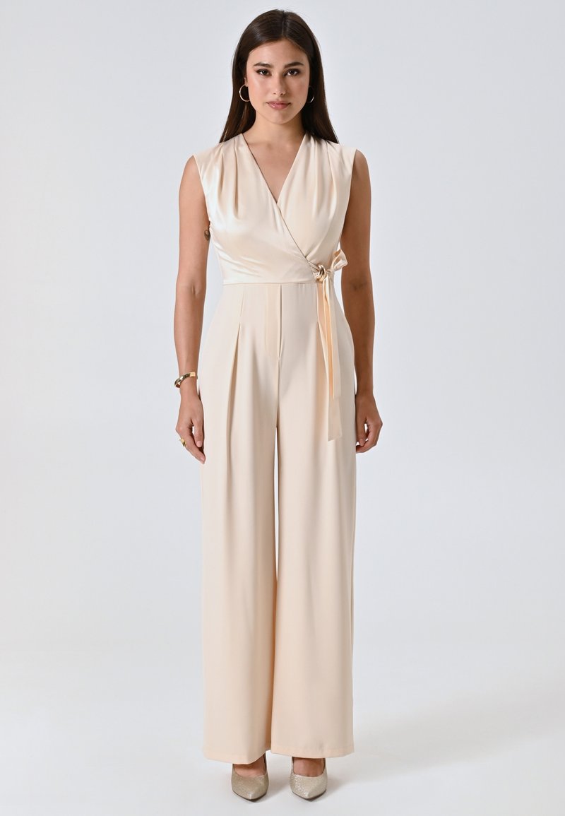 Rinascimento Jumpsuit - beige