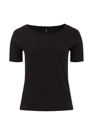 Schwarzes, kurzes, figurbetontes T-Shirt mit rundem Ausschnitt, Größenetikett 46 innen am Kragen, auf weißem Hintergrund.