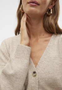 Aware VMGEMMA V-NECK VMA NOOS - Vesta na kopčanje - plaza taupe
