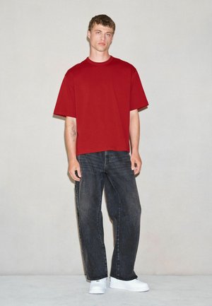 Next, - T-shirt basic