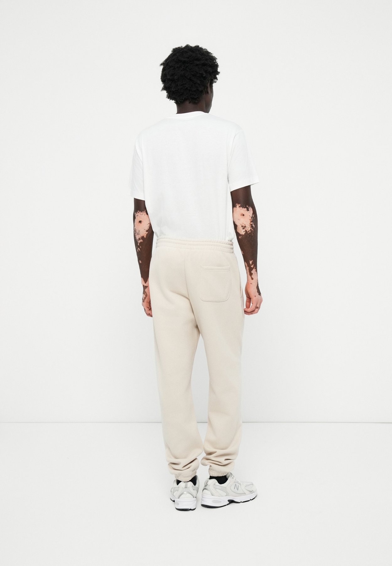 SPORT ESSENTIALS JOGGER