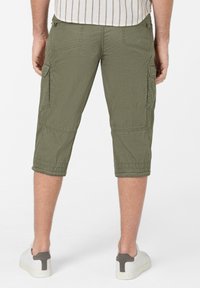 TIMEZONE Shorts - olive minimal