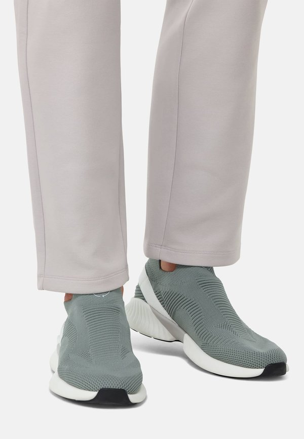 WILLOW - Sneaker low