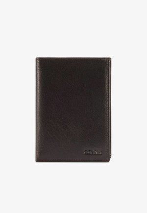 Brązowy skórzany portfel o fakturowanej powierzchni, z podwójnym złożeniem, tłoczonym logo w dolnym prawym rogu, obszyty brzegami.