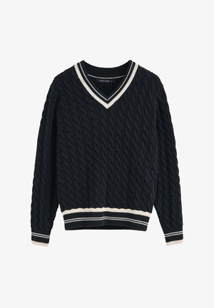 Pull en maille torsadée marine avec col en V, poignets et ourlet côtelés, orné de rayures crème et noires. Conçu avec un motif de tissage texturé.