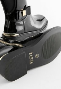 Baker by Ted Baker Dežni škornji - black