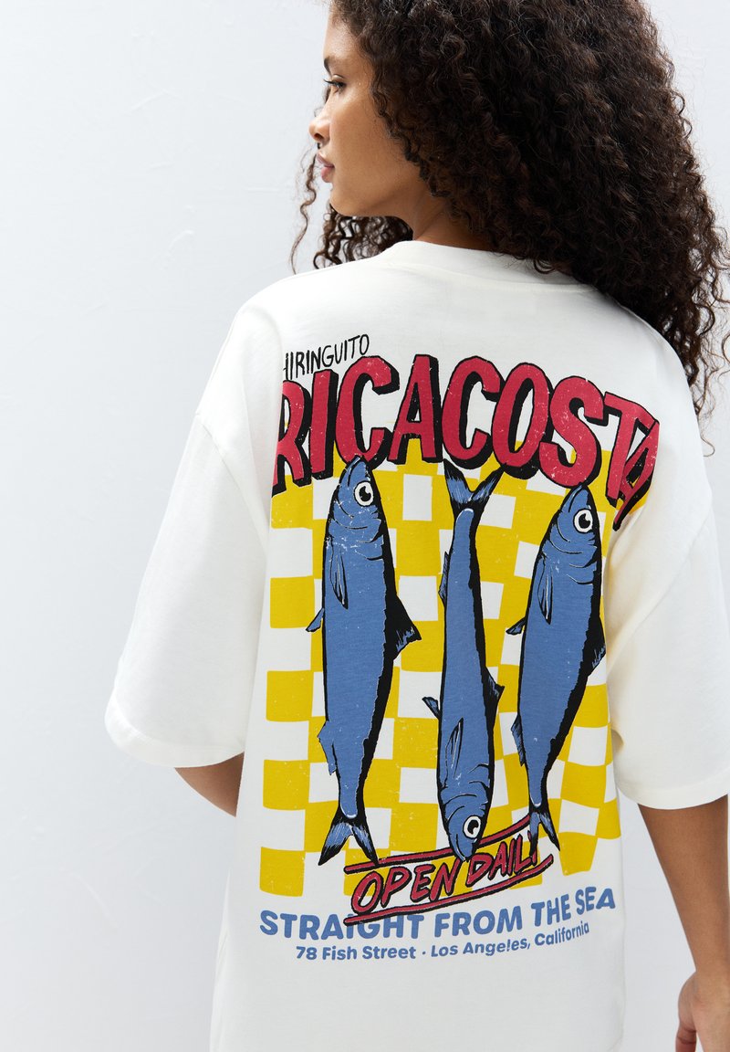 PULL&BEAR - OVERSIZE SARDINE - T-shirt imprimé - white, Agrandir