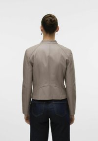 Vero Moda VMFAVODONA  - Giacca in similpelle - moon rock