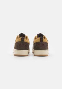 Fila REGA - Tossud - coffee bean