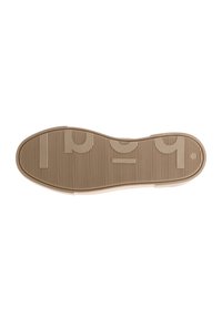 Ruda podeszwa kauczukowa z poziomymi żłobieniami, okrągłymi wzorami i wytłoczonym tekstem. Gładka tekstura z zaokrąglonymi krawędziami i lekkim zakrzywieniem.