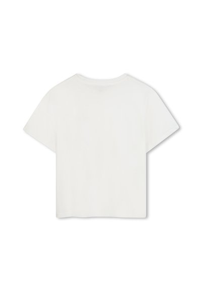 Vit kortärmad t-shirt i mjuk bomull. Har korta ärmar, rund halsringning och en enkel baksida utan mönster eller dekorationer.