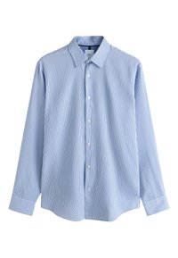Chemise bleue à manches longues avec col, fines rayures verticales bleu marine et boutons blancs sur le devant, présentée sur fond blanc.