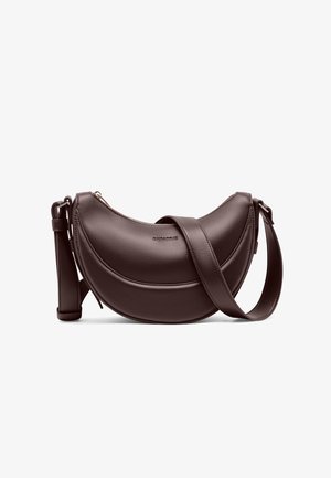 Dunkelbraune, halbmondförmige Lederschultertasche mit verstellbarem Riemen und Reißverschluss, geprägt mit kleinem Markenlogo vorne in der Mitte.
