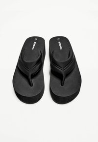 Thumbnail Image 4