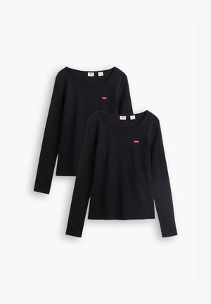 Deux t-shirts à manches longues noirs en coton. Dotés d'un col rond et d'un petit patch logo rouge sur la poitrine. Design simple et classique.