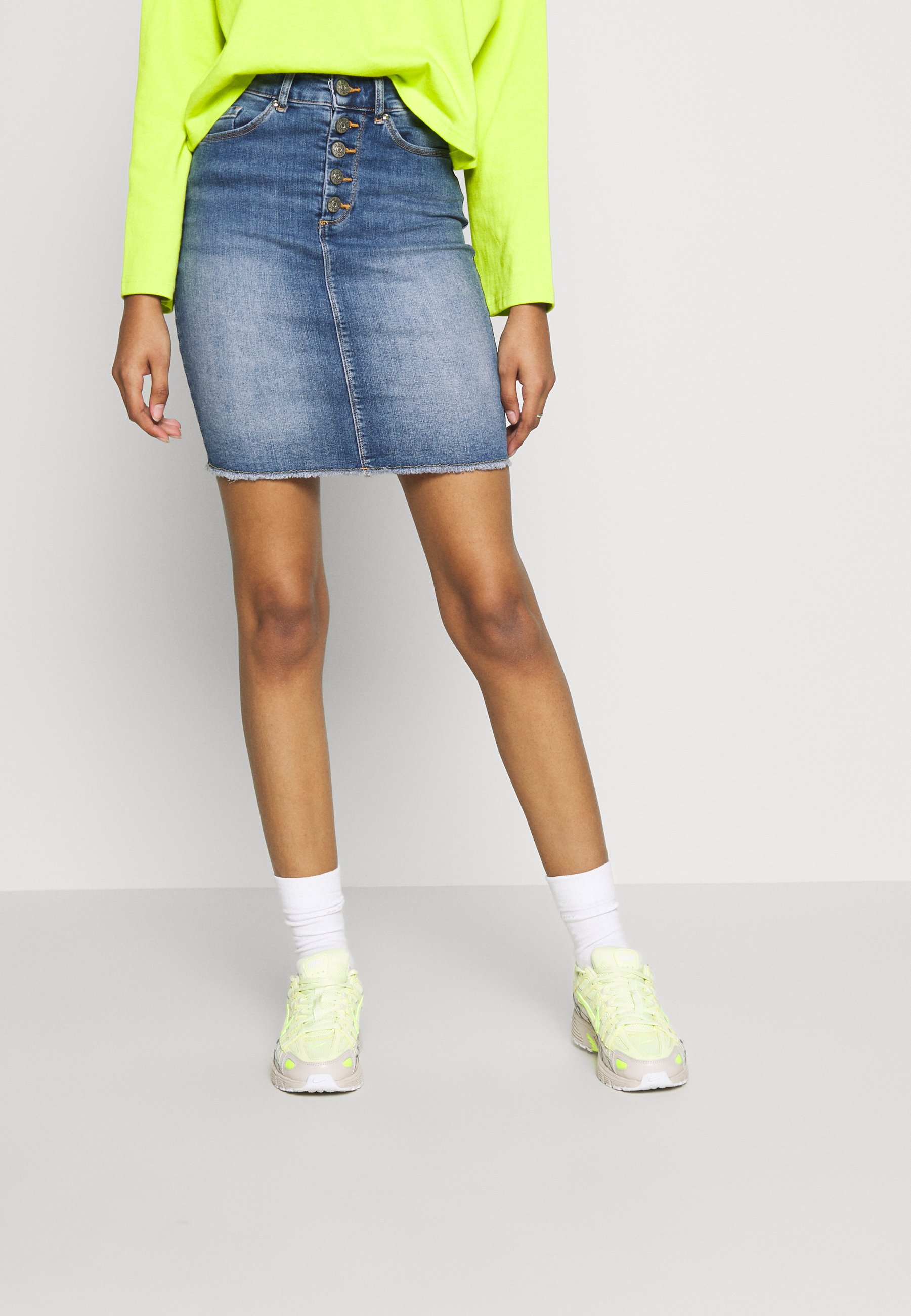 ONLY ONLBLUSH RAW - Jeansrok - light blue denim/Lichtblauw - Zalando.nl
