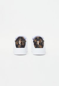 Thumbnail Image 3