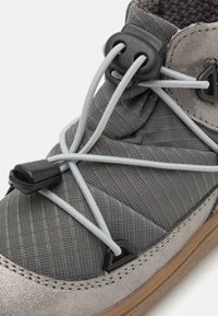 Froddo BAREFOOT TEX TRACK - Botines - grey/silver