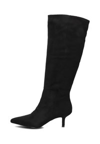 Zwarte kniehoge laarzen van zacht materiaal, met een spitse neus, slanke hak en een gladde textuur zonder zichtbare hardware of patronen.
