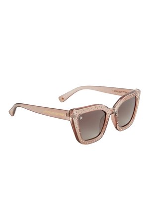 Occhiali da sole con tonalità rosa e montatura massiccia e angolare. Presentano decorazioni in strass lungo la parte superiore e lenti scure con gradiente.
