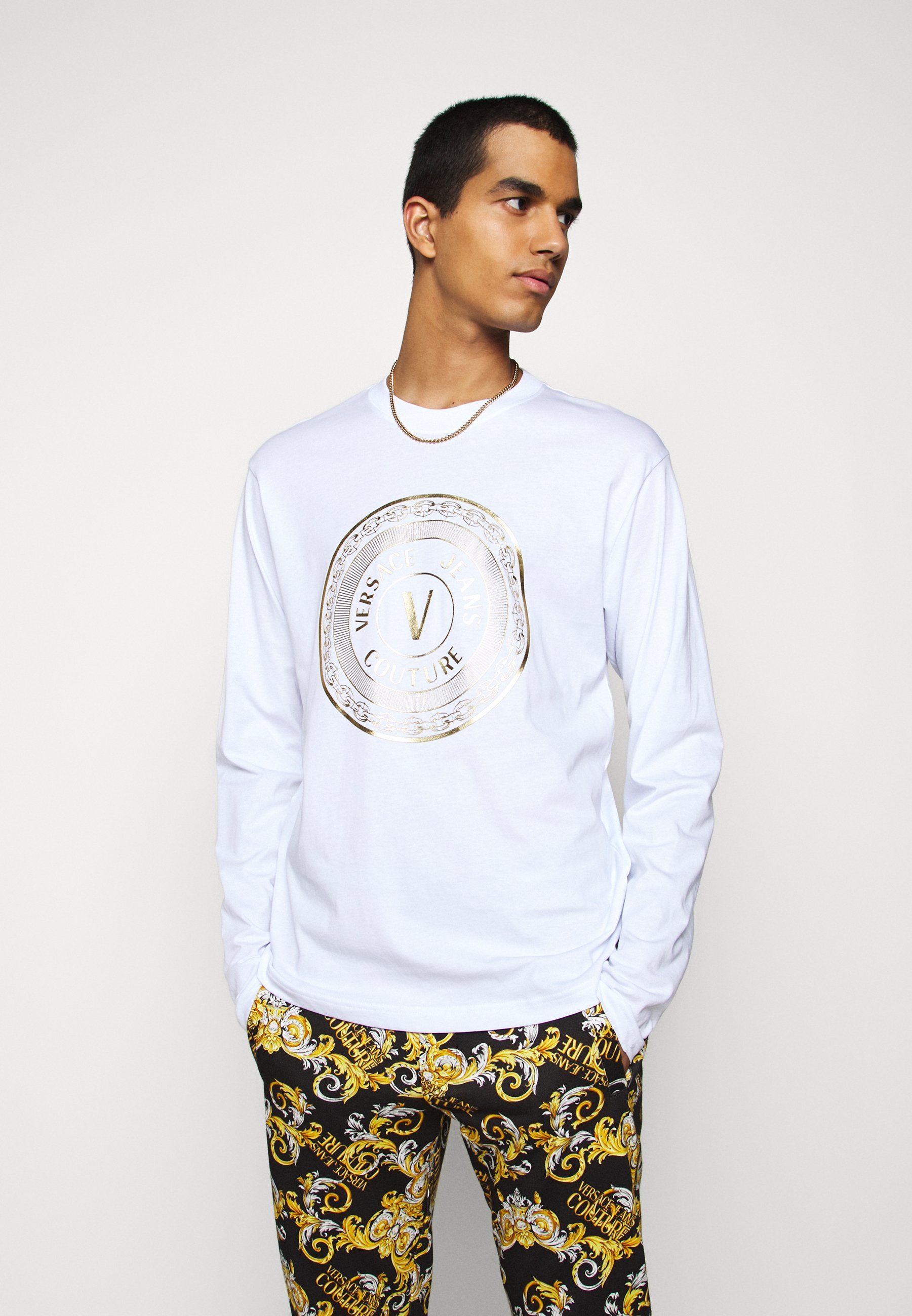 Versace Jeans Couture LOGO Topper langermet whitegold Versace Jeans Couture HOODIE ALLOVER PRINT ZIP THROUGH - Hettejakke - white