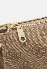 Guess Clutch - beige