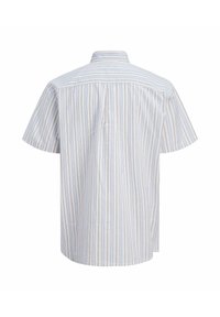 Chemise blanche à manches courtes avec des rayures verticales bleues et beiges, montrant le dos avec un empiècement et un pli central.