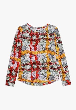 Langemouwen shirt met een meerkleurig bloemenpatroon met gerimpelde details in rood, geel en groen op een grijze achtergrond. Ronde halslijn.