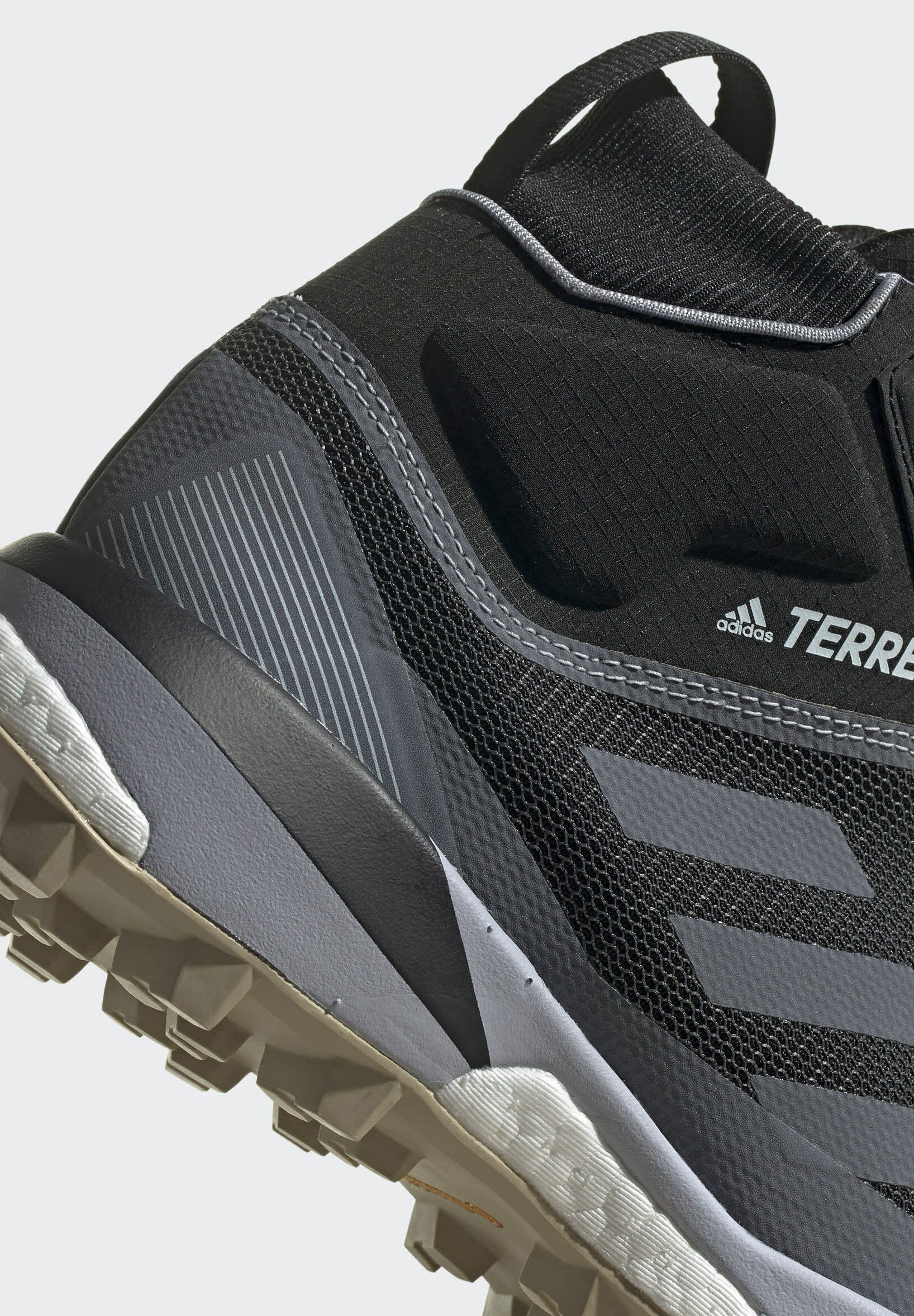 Women TERREX SKYCHASER GORE-TEX BOOST HIKING SHOES - Mountain shoes Women TERREX SKYCHASER GORE-TEX BOOST HIKING SHOES - Mountain shoes