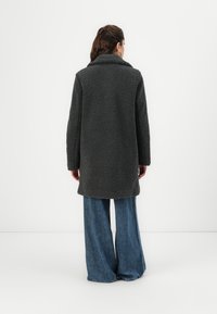 Vero Moda VMKYLIE - Zimní kabát - asphalt