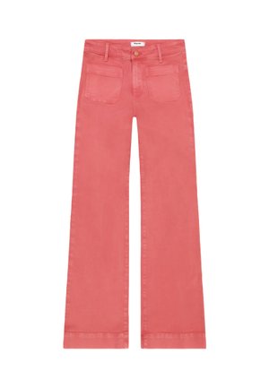 Pantaloni rosa corallo a gamba larga con tasche a toppa frontali, passanti per cintura e chiusura con bottone marrone in vita.