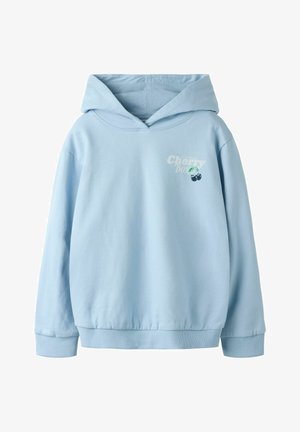 Sweat à capuche bleu clair avec poche avant, manches longues et petit texte blanc « Cherry Bomb » accompagné d'un motif de cerise sur la poitrine.