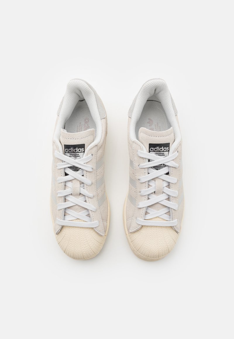 adidas superstar white crystal white