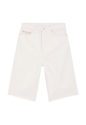 Shorts in denim bianco con taglio dritto, leggermente sfilacciati all'orlo e dettagli di cucitura sottili. Due tasche frontali e etichetta con marchio.