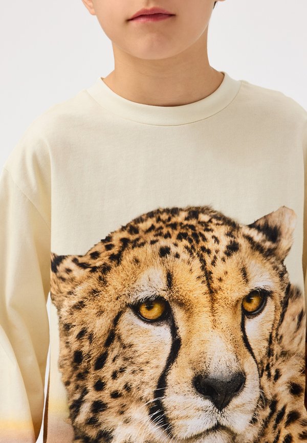 ROLLO - Long sleeved top - big cheetah light2