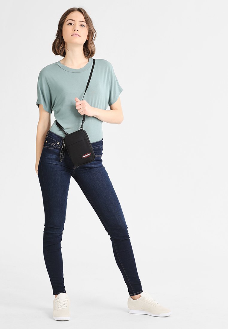 EASTPAK Buddy Borsa A Tracolla 0.5L - Leggera E Compatta Per Chiavi, Soldi E Cellulare - Foto 14