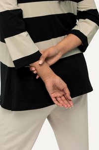 Ulla Popken STRIPED 3/4 SLEEVE TEE - Langarmshirt - putty