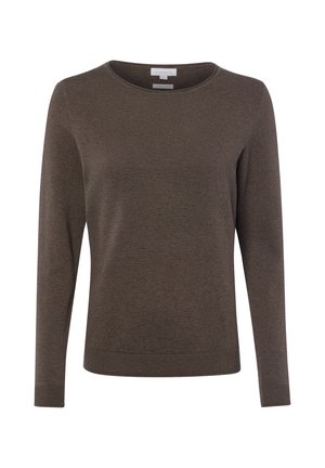Brauner Strickpullover mit langen Ärmeln, rundem Halsausschnitt und gerippten Bündchen und Saum, vor weißem Hintergrund gezeigt.