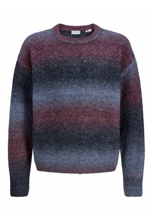 Pull en maille douce à col rond avec des rayures horizontales dégradées dans des nuances de bordeaux, violet et gris.