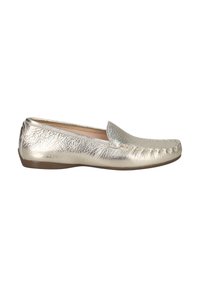Metallic gold Slipper aus strukturiertem Leder mit abgerundeter Spitze und gesteppten Details, ausgestattet mit einer flachen braunen Gummisohle.