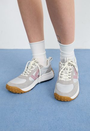 Trainers - grey