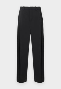 Pantalon noir à taille haute, devant plissé, jambes droites. Confectionné dans un tissu lisse, avec passants de ceinture et poches latérales.